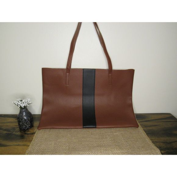 Vegan Leather Vince Camuto Luck Tote Like New! - Picture 5 of 8